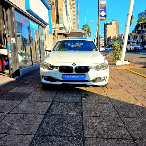 2014 BMW 3 Series 320i Luxury Auto