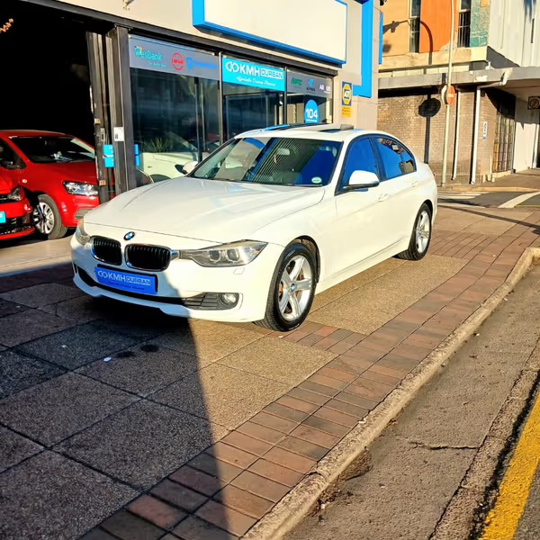 2014 BMW 3 Series 320i Luxury Auto