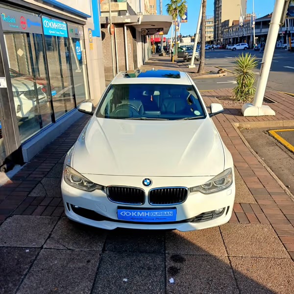 2014 BMW 3 Series 320i Luxury Auto