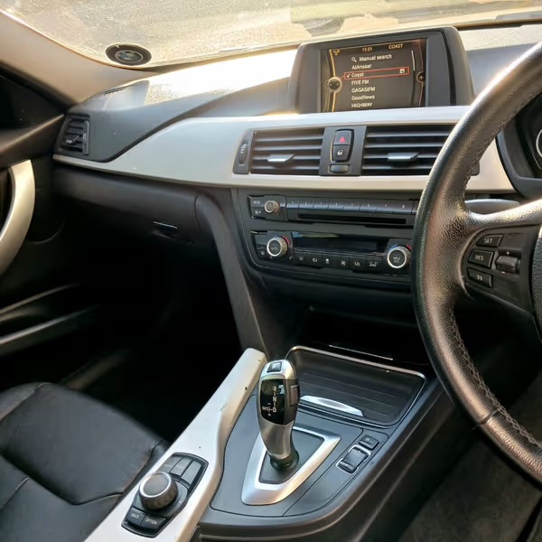 2014 BMW 3 Series 320i Luxury Auto